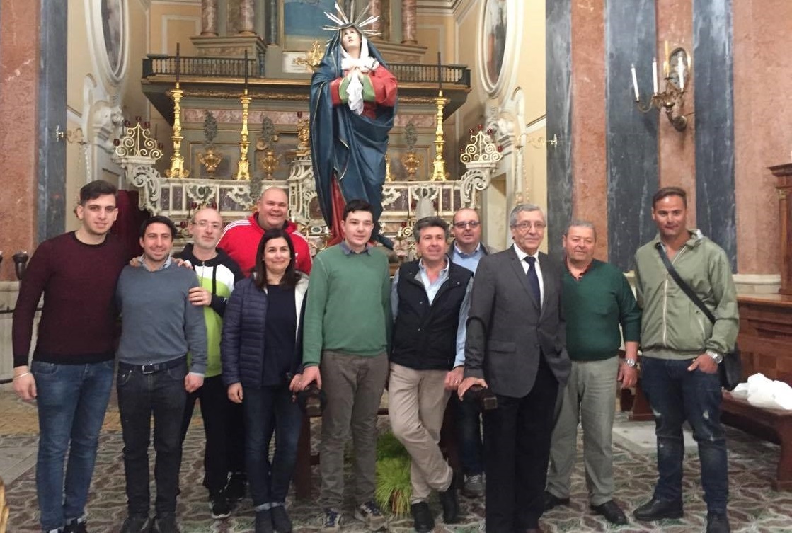 Aspettando le processioni | Dietro le quinte della storica “bianca” di Sorrento  